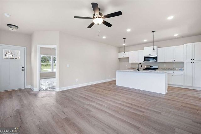 106 Winston Way, Carrollton, GA 30117