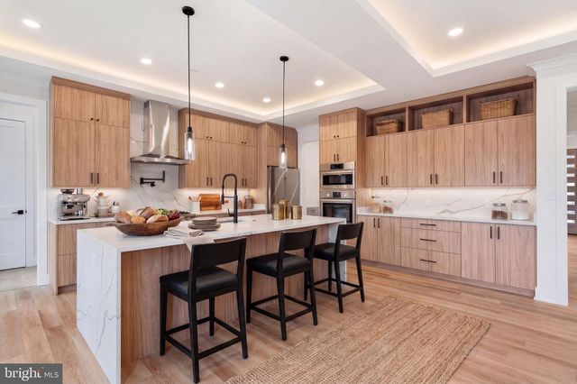 505 ADELMAN CIR SW, Vienna, VA 22180