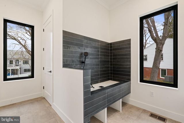 505 ADELMAN CIR SW, Vienna, VA 22180