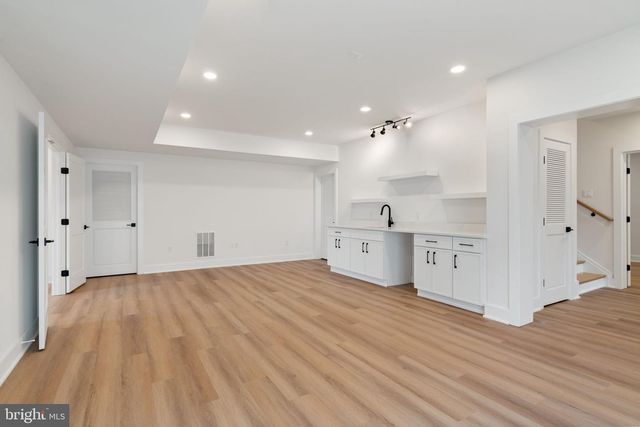 505 ADELMAN CIR SW, Vienna, VA 22180