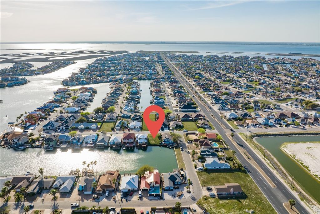 15318 Dasmarinas Dr, Corpus Christi, TX 78418 — exterior