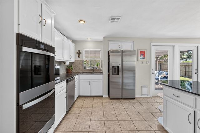 3302 Manitou St, Corpus Christi, TX 78411