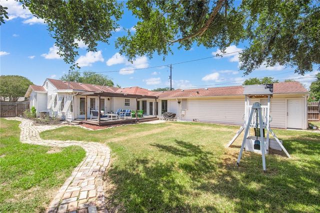 3302 Manitou St, Corpus Christi, TX 78411
