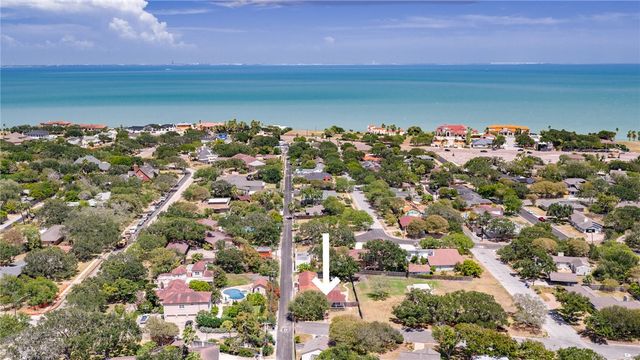 3302 Manitou St, Corpus Christi, TX 78411