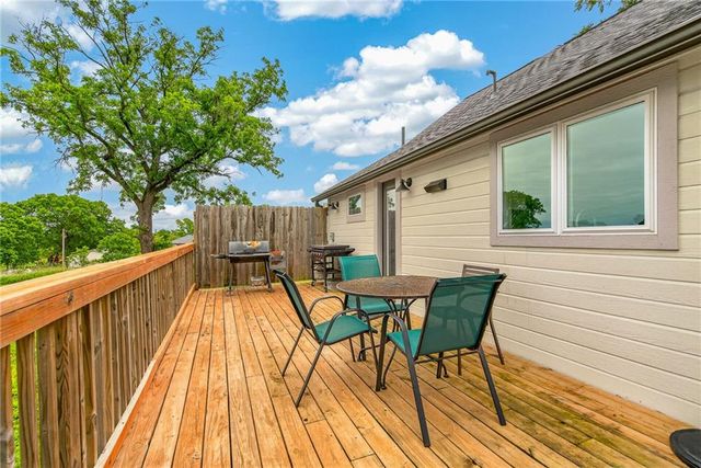 25406 E 267th Street, Harrisonville, MO 64701