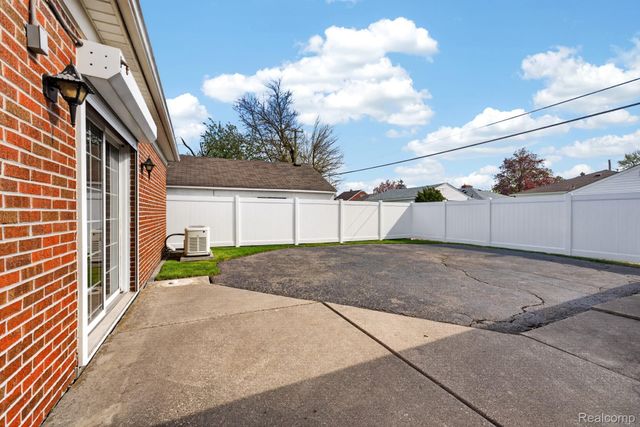 2315 19th Street, Wyandotte, MI 48192