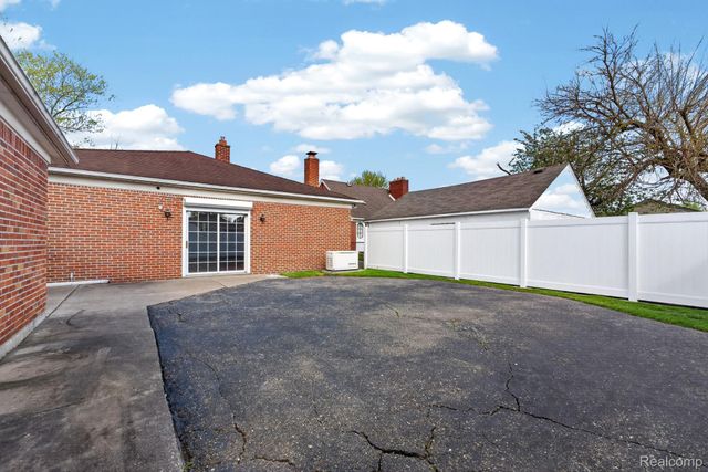 2315 19th Street, Wyandotte, MI 48192