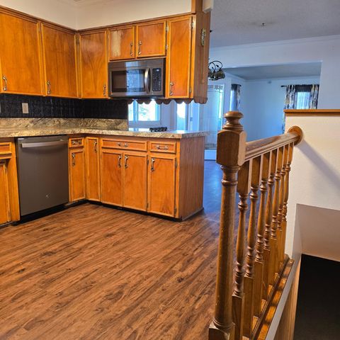 409 S 1st Street, Marshall, MN 56258