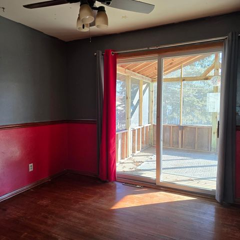 409 S 1st Street, Marshall, MN 56258