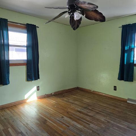 409 S 1st Street, Marshall, MN 56258