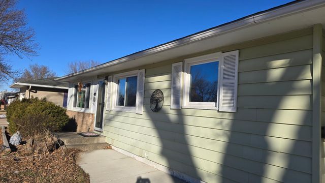 409 S 1st Street, Marshall, MN 56258