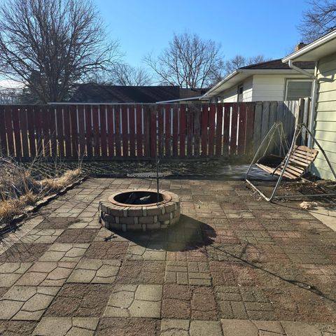 409 S 1st Street, Marshall, MN 56258