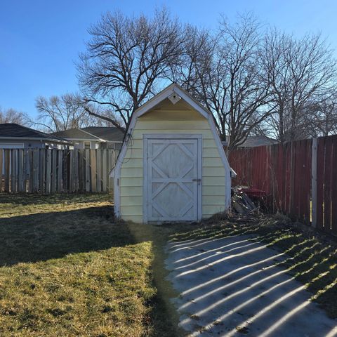 409 S 1st Street, Marshall, MN 56258