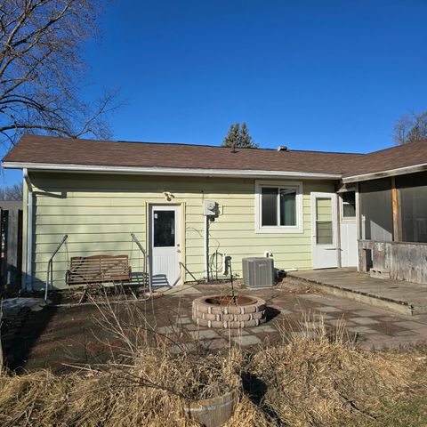 409 S 1st Street, Marshall, MN 56258