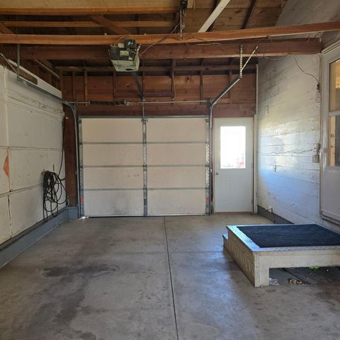 409 S 1st Street, Marshall, MN 56258