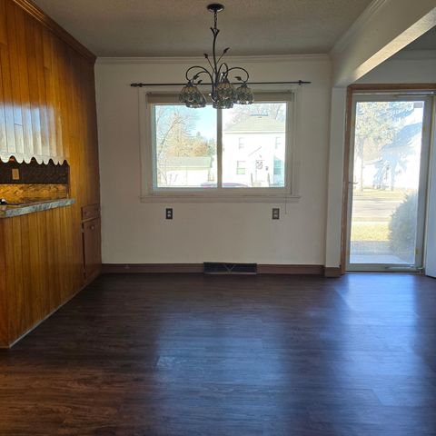 409 S 1st Street, Marshall, MN 56258