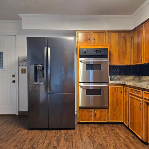 409 S 1st Street, Marshall, MN 56258