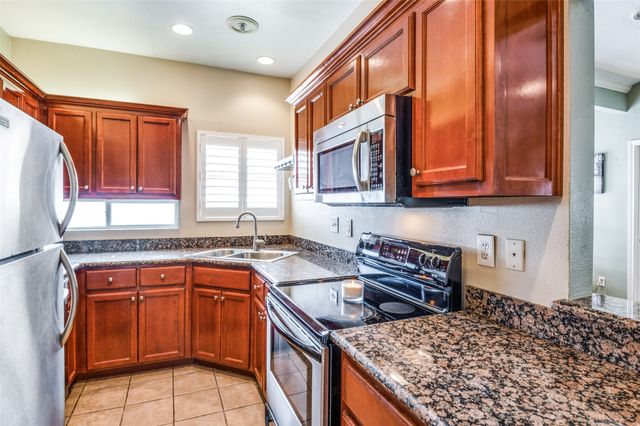 4104 N Hall Street 330, Dallas, TX 75219