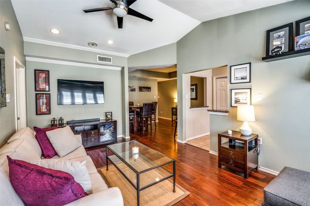 4104 N Hall Street 330, Dallas, TX 75219