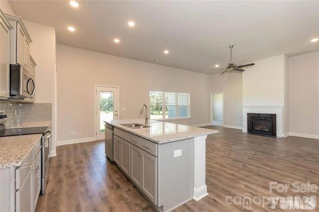 104 Swan Park Lane 22, Statesville, NC 28625