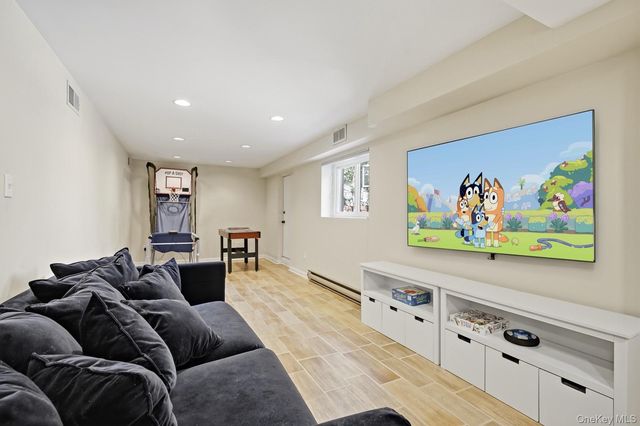 294 Murray Avenue, Larchmont, NY 10538