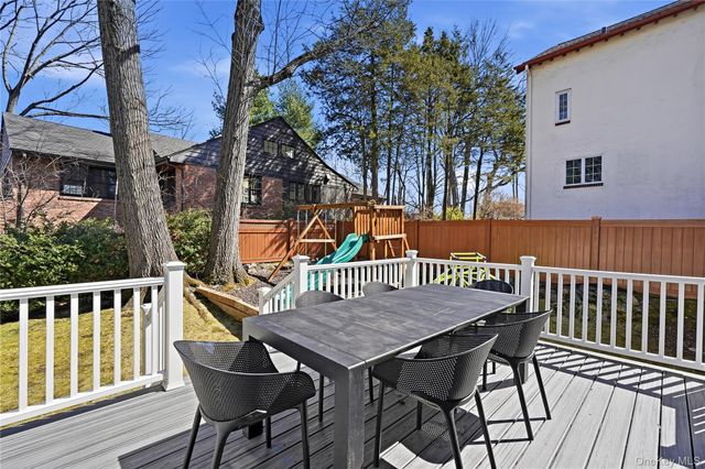 294 Murray Avenue, Larchmont, NY 10538