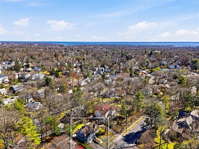 294 Murray Avenue, Larchmont, NY 10538