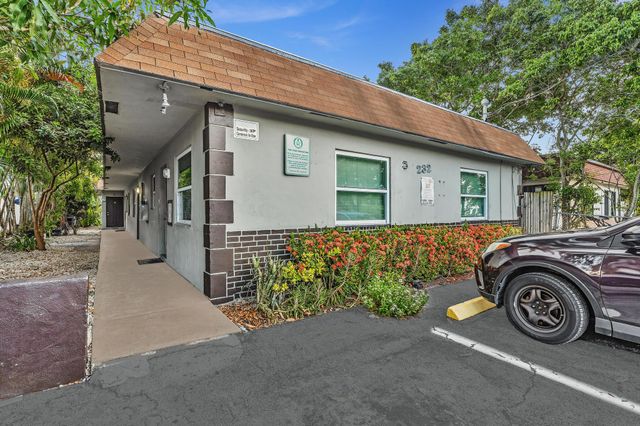 232 SE 9th Avenue 2, Pompano Beach, FL 33060