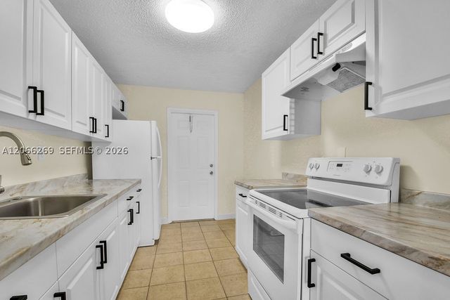 18947 NW 45th Ave 1, Miami Gardens, FL 33055