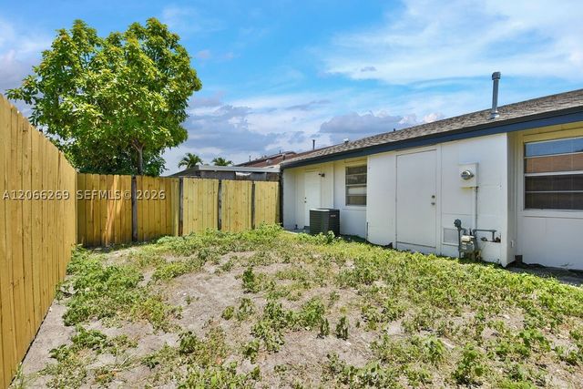 18947 NW 45th Ave 1, Miami Gardens, FL 33055