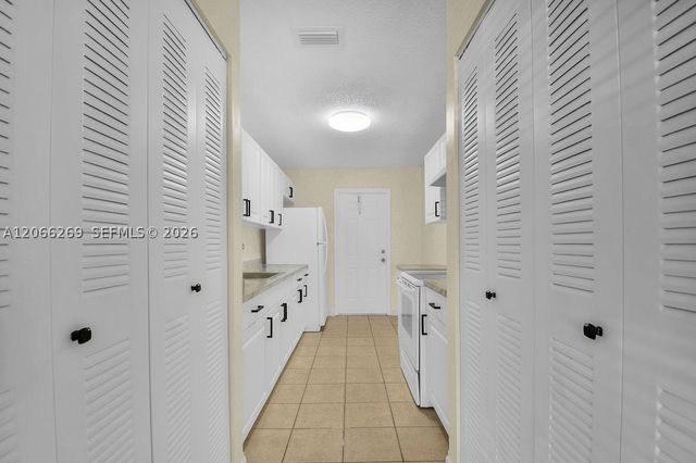18947 NW 45th Ave 1, Miami Gardens, FL 33055