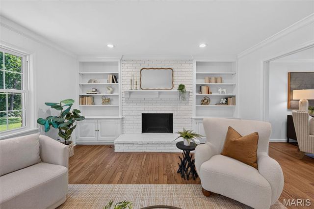12529 Windmoor Place, Town And Country, MO 63131
