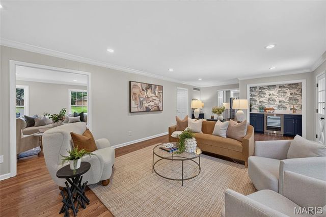 12529 Windmoor Place, Town And Country, MO 63131
