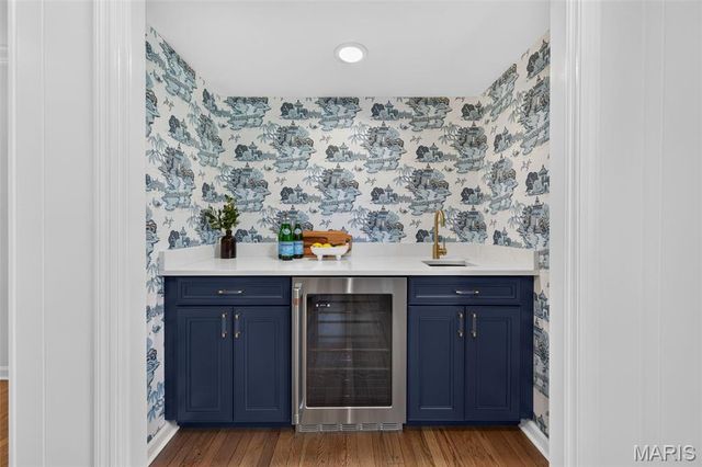 12529 Windmoor Place, Town And Country, MO 63131