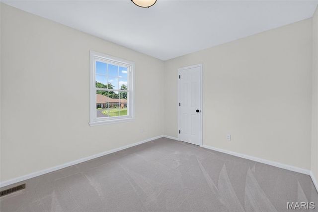 12529 Windmoor Place, Town And Country, MO 63131