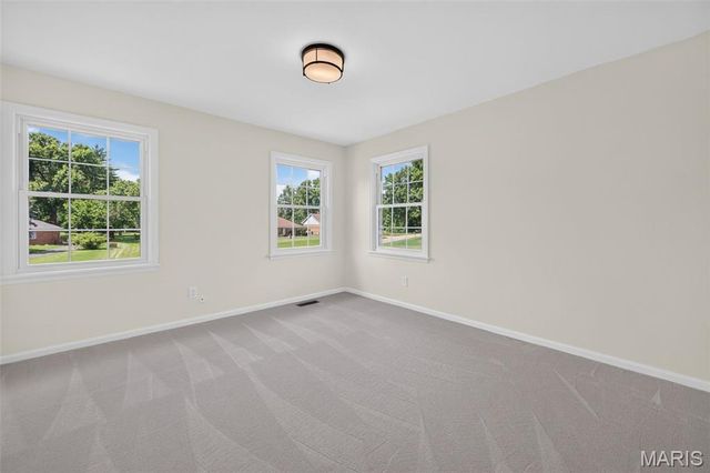 12529 Windmoor Place, Town And Country, MO 63131
