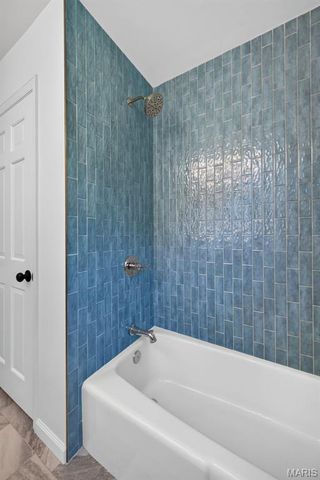 12529 Windmoor Place, Town And Country, MO 63131