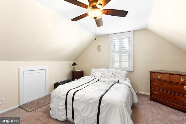 553 W KINGS HWY, Audubon, NJ 08106