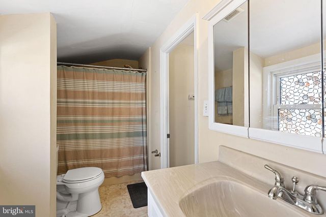 553 W KINGS HWY, Audubon, NJ 08106