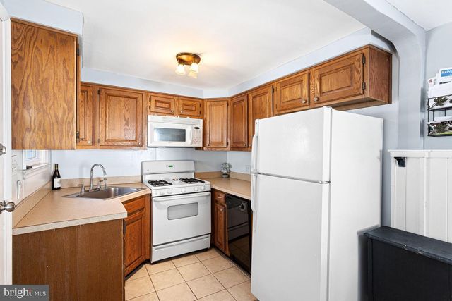 553 W KINGS HWY, Audubon, NJ 08106