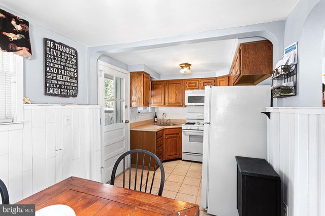 553 W KINGS HWY, Audubon, NJ 08106