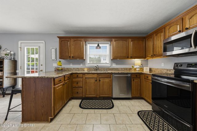 885 Hayden School Rd, Elizabethtown, KY 42701