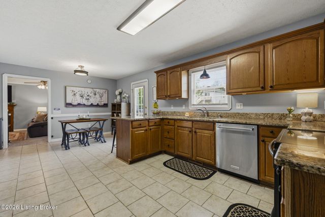 885 Hayden School Rd, Elizabethtown, KY 42701