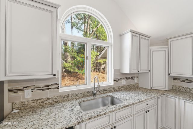 18 Glade Mallow Road, Malta, NY 12020