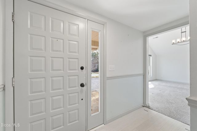 18 Glade Mallow Road, Malta, NY 12020