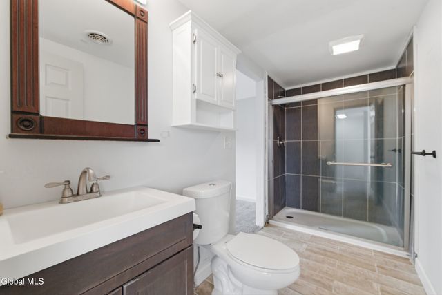 18 Glade Mallow Road, Malta, NY 12020