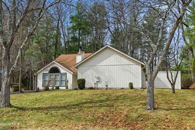 18 Glade Mallow Road, Malta, NY 12020