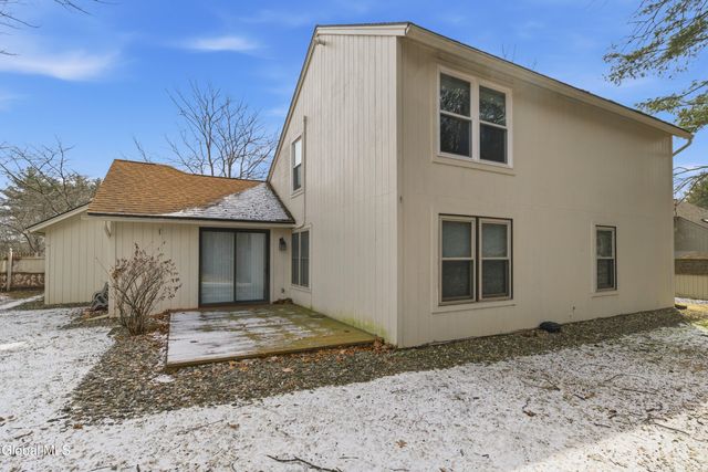 18 Glade Mallow Road, Malta, NY 12020