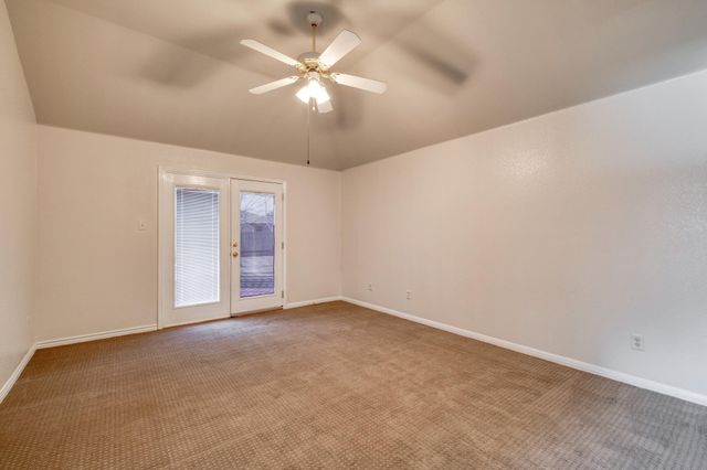 513 Mockingbird LN, Lockhart, TX 78644