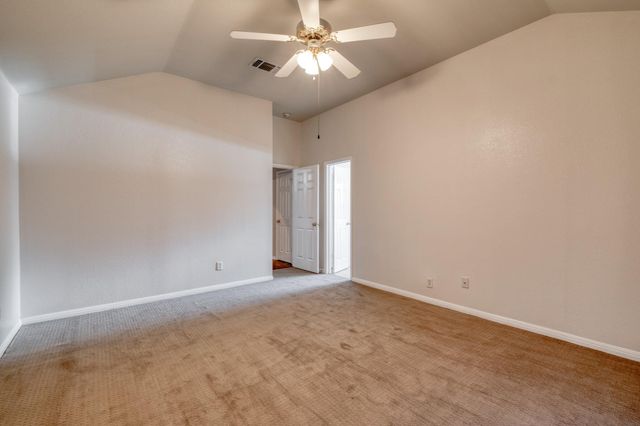 513 Mockingbird LN, Lockhart, TX 78644